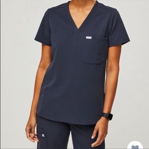 FIGS scrub set, Catarina top (M) and Zamora joggers (L), quiet navy